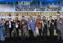 Photo of Hadiri Pesta Pembangunan Gedung Gereja GKPS Syaloom Kabanjahe, Bupati Karo: Satukan Hati untuk Semangat Gotong Royong Sesama Jemaat