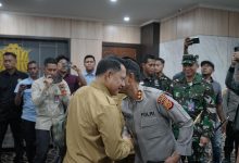 Photo of Kapolda Aceh Sambut Kedatangan Mendagri di Bandara SIM dalam Kunjungan Kerja ke Aceh