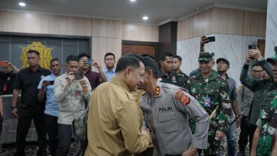 Photo of Kapolda Aceh Sambut Kedatangan Mendagri di Bandara SIM dalam Kunjungan Kerja ke Aceh