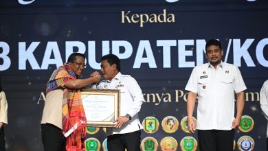 Photo of Pemkab Deli Serdang Raih Penghargaan Kemenkum RI atas Dukungan Posbankum Desa/Kelurahan