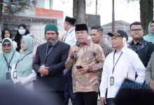 Photo of Peserta Pawai Tahun Baru Islam Dilepas, Bupati Karo Ajak Masyarakat Perkuat Kerukunan