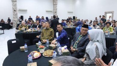 Photo of Sekda Aceh Raih Anugerah SMSI Sebagai Tokoh Inspiratif Nasional 2026