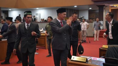 Photo of Sekda Aceh Hadiri Paripurna Persetujuan Tiga Raqan Inisiatif DPRA