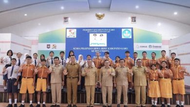 Photo of Bupati Karo Lepas 25 Siswa Lolos SMA Unggulan Nasional, Harus Berani Berdaya Saing