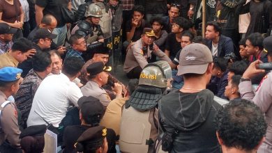 Photo of Mahasiswa Nommensen Unjuk Rasa, Tuntut Stabilkan Rupiah dan Harga Bahan Pokok