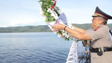 Photo of Diatas Kapal Wisanggeni 8005, Karo Ops Polda Aceh Pimpin Upacara Tabur Bunga di Perairan Malahayati Sambut Hari Bhayangkara ke-80