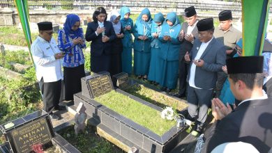 Photo of Jelang HUT ke-80 Deli Serdang, Pemkab Ziarahi Makam Mantan Bupati