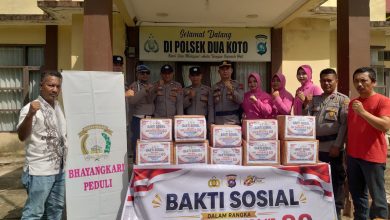 Photo of ‎Semangat HUT Bhayangkara ke-80, Polsek Dua Koto Salurkan Bantuan Sosial untuk Warga Kurang Mampu, Wujud Nyata Kepedulian Kapolsek dan Jajaran