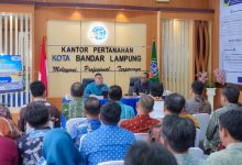 Photo of Sambangi Lampung, Wamen ATR/Waka BPN: Pelayanan di Loket Jadi Tolok Ukur Keberhasilan Kantah
