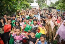 Photo of Kunjungi Hamparan Perak, Bupati Pastikan Warga Punya Rumah Layak dan Petani Mendapat Harga yang Baik