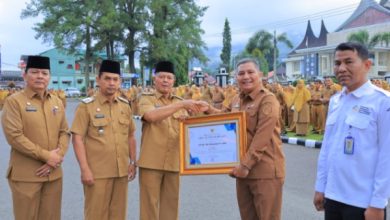 Photo of Bupati Welly Suhery Tegaskan Keluarga Jadi Pilar Utama Mewujudkan Generasi Emas 2045