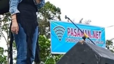 Photo of Ratusan Pasang Mata Terpukau, Konser Spektakuler Ovhy Fristy Guncang Simpang Kalam dan Semarakkan Pembukaan Open Turnamen