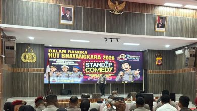Photo of Bripka Nanda Karmila Juara Stand Up Komedi Bhayangkara Fest 80
