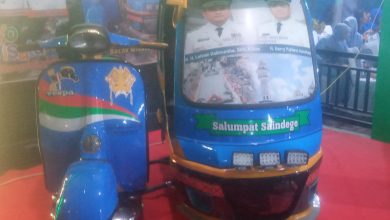 Photo of Becak Vesva Kota Padang Sidempuan Tampil Di Arena PRSU ke 50
