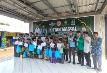 Photo of Ponpes Darul Hasanah Bersama MWC NU Galang dan IDI Deli Serdang Gelar Khitanan Massal