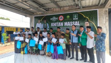 Photo of Ponpes Darul Hasanah Bersama MWC NU Galang dan IDI Deli Serdang Gelar Khitanan Massal