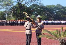 Photo of Irjen Pol Marzuki Ali Basyah Serahkan Pataka “Machdum Sakti” kepada Kapolda Aceh Irjen Pol. Ruddi Setiawan
