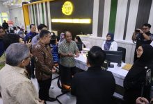 Photo of Tinjau Kantah Kota Batam Bersama Komisi II DPR RI, Wamen ATR/Waka BPN Pastikan Pelayanan Pertanahan Berjalan Efisien