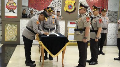 Photo of Kapolda Aceh Pimpin Sertijab 7 Pejabat Utama dan 9 Kapolres Jajaran Polda Aceh