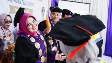 Photo of Wisuda Sekolah Lansia Sehati, Ketua TP PKK Dorong Peningkatan Kualitas Hidup Lansia