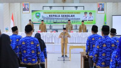 Photo of ‎Bupati Welly Suhery Lantik 90 Kepala Sekolah, Tegaskan Pendidikan Pasaman Harus Maju dengan Integritas dan Profesionalisme