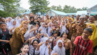 Photo of Asri Ludin Tambunan Dorong Penguatan Ekstrakurikuler Wujudkan Sekolah sebagai Rumah Kedua