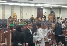 Photo of Kepala Daerah dan Wakil Kepala Daerah yang Berhak Berdiri di Podium Rapat Paripurna DPRD