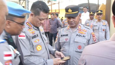 Photo of Perkuat Pengawasan Internal, Kapolresta Banda Aceh Pimpin Tes Urine dan Pemeriksaan Telepon Genggam Personel serta Senpi Dinas