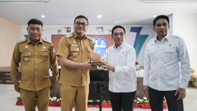 Photo of Wamenkes dan Wamendagri Tinjau Cathlab-Klinik Paru RSUD H Amri Tambunan, Bupati Komitmen Perkuat Layanan Kesehatan