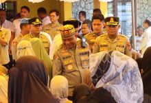 Photo of Kapolda Aceh Serahkan 1.000 Paket Sembako untuk Masyarakat Terdampak Bencana di Bireuen