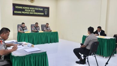 Photo of MZ Anggota Polres Aceh Selatan Pelaku Perampokan Toko Emas Amin Setia di Tapak Tuan Diberhentikan Tidak Dengan Hormat