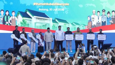 Photo of Hadiri Akad Massal 62.000 KPR Rumah Subsidi, Menteri Nusron: Legalitas Tanah Beri Kepastian bagi Masyarakat