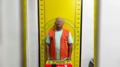 Photo of Waduh..! Jual Ubas, Kakek 56 Tahun Diboyong Satresnarkoba Polresta Deli Serdang