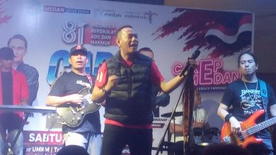 Photo of Vokalis The Shadow H. Hendra Cipta, SE, MM, Tampil Prima Di Event Car Free Night