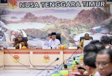 Photo of Rakor Bersama Pemda Se-NTT, Menteri Nusron Minta Dukungan Kepala Daerah Wujudkan Transformasi Layanan Pertanahan