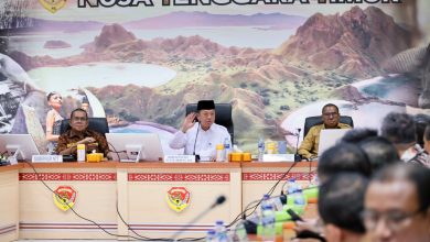 Photo of Rakor Bersama Pemda Se-NTT, Menteri Nusron Minta Dukungan Kepala Daerah Wujudkan Transformasi Layanan Pertanahan