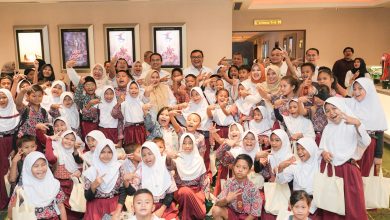 Photo of Bersama Bupati, Anak-anak Tanjung Morawa Nikmati Pengalaman Pertama Nobar di Bioskop