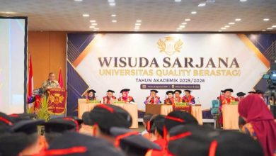 Photo of Hadiri Wisuda Sarjana Universitas Quality Berastagi, Bupati Karo: Ingat Kerja Keras dan Pengorbanan Orang Tua