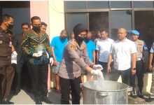 Photo of 1,2 Kg Sabu Dimusnahkan Polresta Deli Serdang, Tiga Tersangka Gagal Edarkan Ribuan Dosis Narkoba