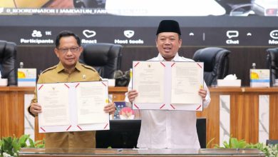 Photo of Menteri ATR/Kepala BPN dan Mendagri Teken Surat Edaran Bersama, Verifikasi BPHTB Dipercepat Jadi 3 Hari