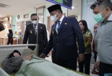 Photo of Bupati Karo Bersama Forkopimda Terus Pantau Perkembangan Kesehatan Pasien Yang Dirawat di Rumah Sakit
