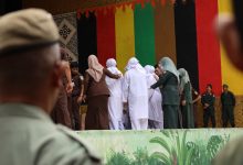 Photo of Melanggar Syariat Islam, Kejaksaan Negeri Banda Aceh Eksekusi Hukum Cambuk Terpidana Jarimah Zina, Jarimah Khalwat dan Jarimah Khamar di Taman Bustanussalatin Banda Aceh