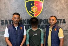 Photo of Seorang Pemuda Asal Ulim Pidie Jaya Ditahan di Polresta Banda Aceh, Diduga Gelapkan Uang Rp 68 Juta Rupiah