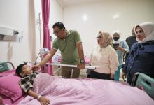 Photo of Bupati Pantau Kondisi Khairul, Penanganan Medis Terus Dilakukan