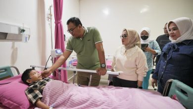 Photo of Bupati Pantau Kondisi Khairul, Penanganan Medis Terus Dilakukan