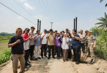 Photo of Pasang Pembatas, Akses Truk ke Sungai Ular Dibatasi Cegah Abrasi