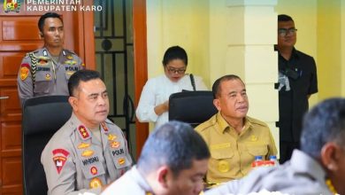 Photo of Antisipasi Penanganan Bencana Erupsi Gunung Sinabung Bupati Karo Bersama Forkopimda dan Kapoldasu Rapat Bersama