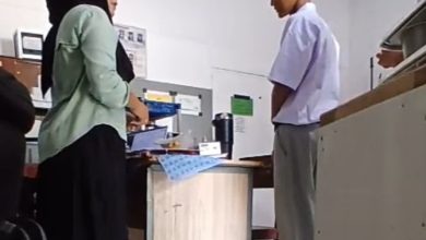 Photo of Dugaan Pungutan Siswa Baru Mencuat di SMKN 1 Teluk Mengkudu, Transparansi Sekolah Dipertanyakan