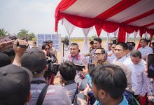 Photo of Wamen Ossy Serahkan Sertipikat bagi MBR di Kalsel, Dukung Penyediaan Rumah Layak Huni Lewat Legalitas Tanah