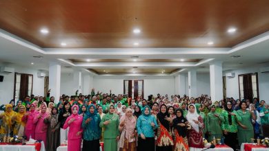 Photo of Sinergi Wujudkan Keluarga Sehat dan Sejahtera, GOW Deli Serdang Gelar Seminar Parenting Bersama Pengemudi Ojol dan Kader
